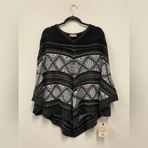 Democracy Women’s Poncho V-Neck Boho Print Pullover Sweater. Size -  Small